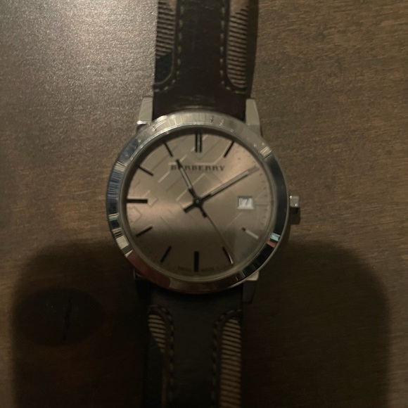 Burberry Watch - Picture 3 of 3